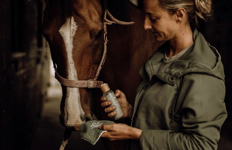 Nellumbo Horse Cleansing Lotion